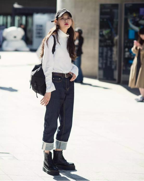 切爾西靴配什么襪子_秋冬靴子搭配_馬丁靴穿搭技巧