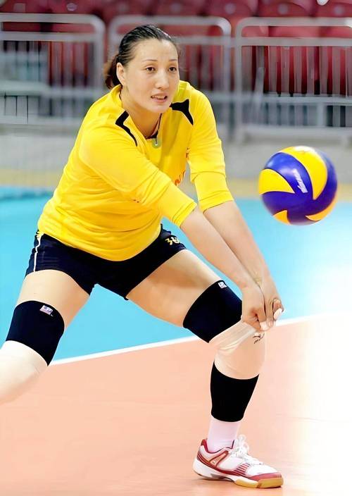 王麗娜 中國女排 雅典奧運會_女排王麗娜圖片