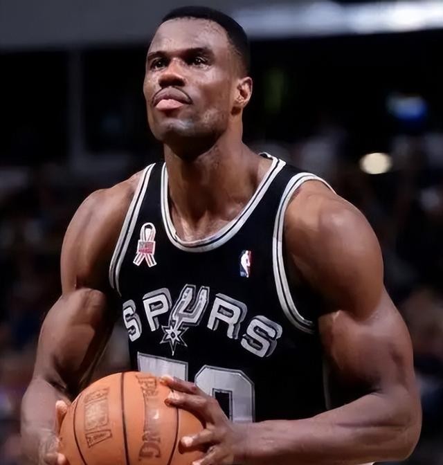 NBA肌肉美感球員_NBA最強(qiáng)壯球員_nba球員的肌肉比例