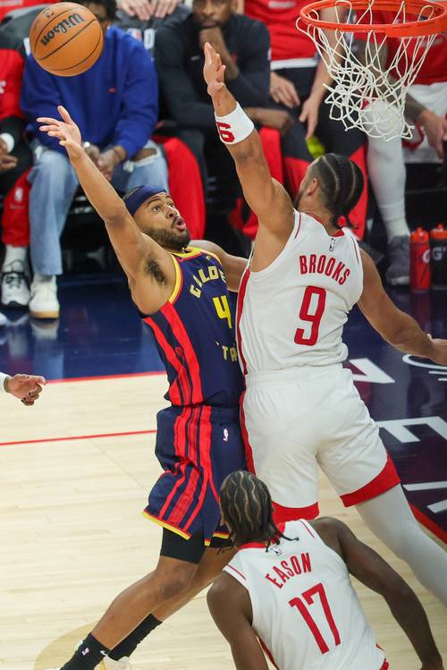 季后賽盛宴開(kāi)啟：火箭VS開(kāi)拓者，誰(shuí)將問(wèn)鼎？快船VS勇士，巔峰對(duì)決