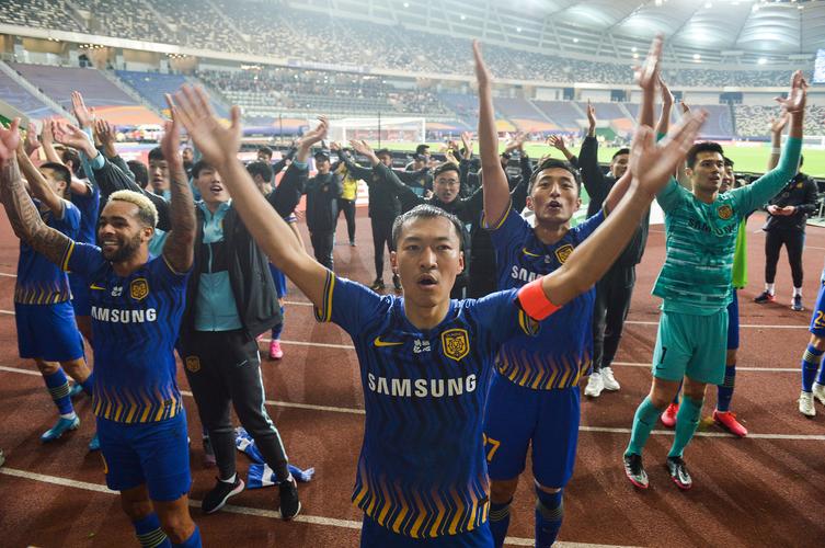 江蘇蘇寧首奪中超冠軍！創(chuàng)造歷史時刻，譜寫新篇章！63年圓夢背后的青訓體系與政策支持解析