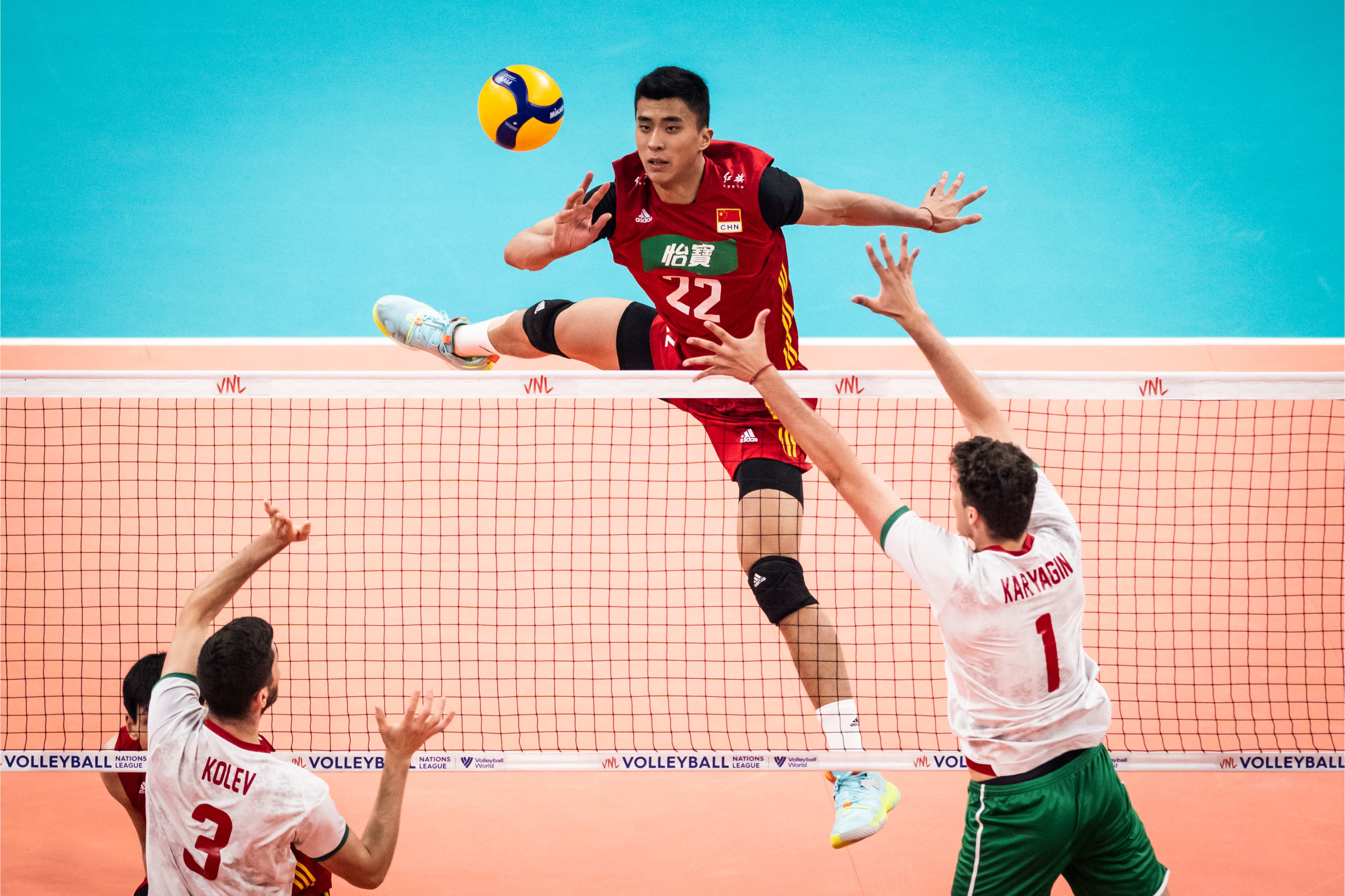 中國男排逆轉(zhuǎn)保加利亞_中國男排0:3保加利亞男排_于垚辰組織